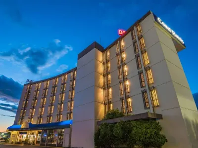 Coast Discovery Inn - Campbell River waterfront hotel